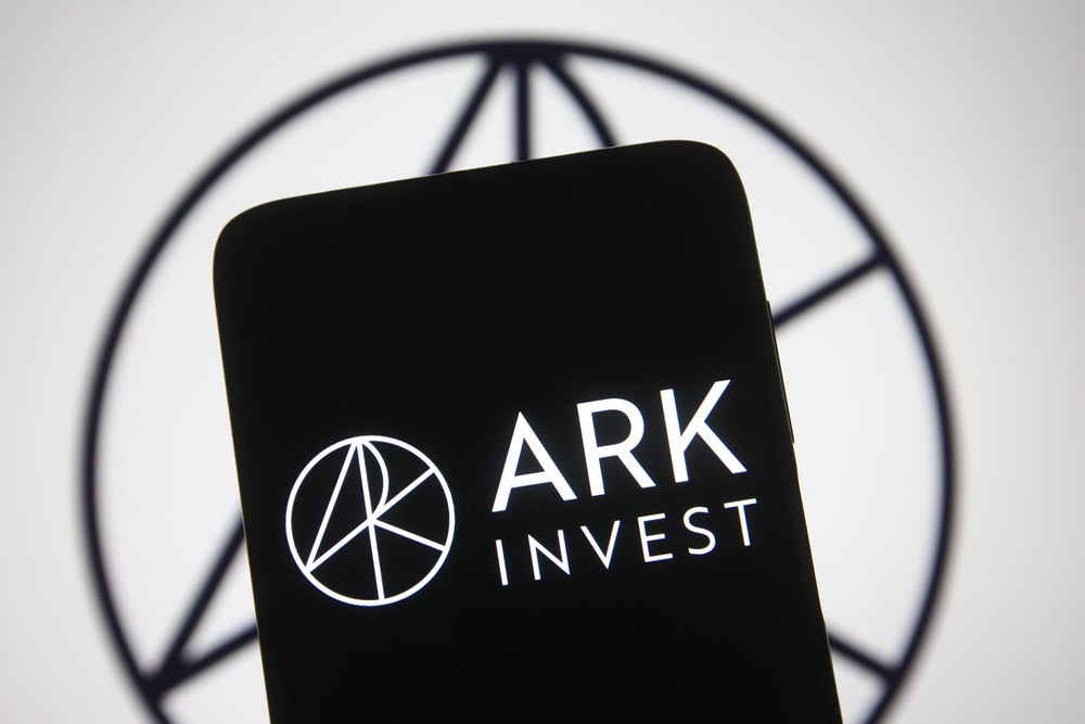 Cathie Wood Buys $25.4M Meta, Dumps Crypto-Linked Stock - Meta Platforms (NASDAQ:META), ARK Fintech Innovation ETF (ARCA:ARKF), ARK Next Generation Internet ETF (ARCA:ARKW), Robinhood Markets (NASDAQ:HOOD), Coinbase Glb (NASDAQ:COIN), ARK Innovation ETF (ARCA:ARKK) - Benzinga