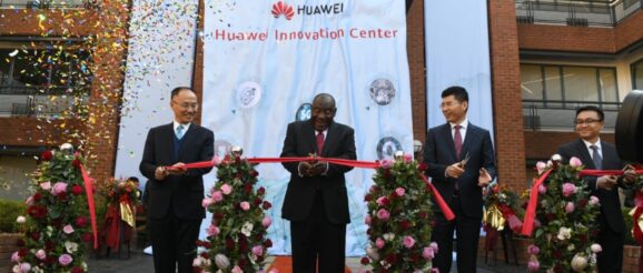 Ramaphosa opens Innovation Centre at Huawei's Joburg Campus - htxt