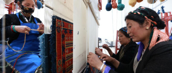 Innovation propels Tibetan carpet industry into new prospects