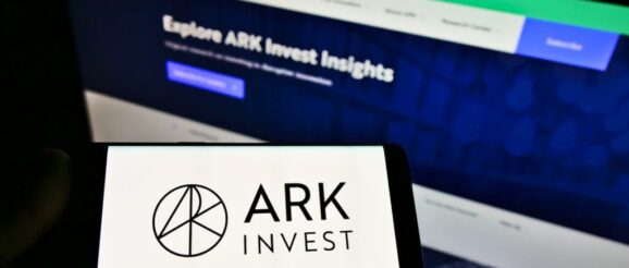 Cathie Wood Buys Whopping $21M Worth Of Shares In This Social Commerce Company Even As ARK Continues To Dump Coinbase, GBTC - ARK Innovation ETF (ARCA:ARKK)